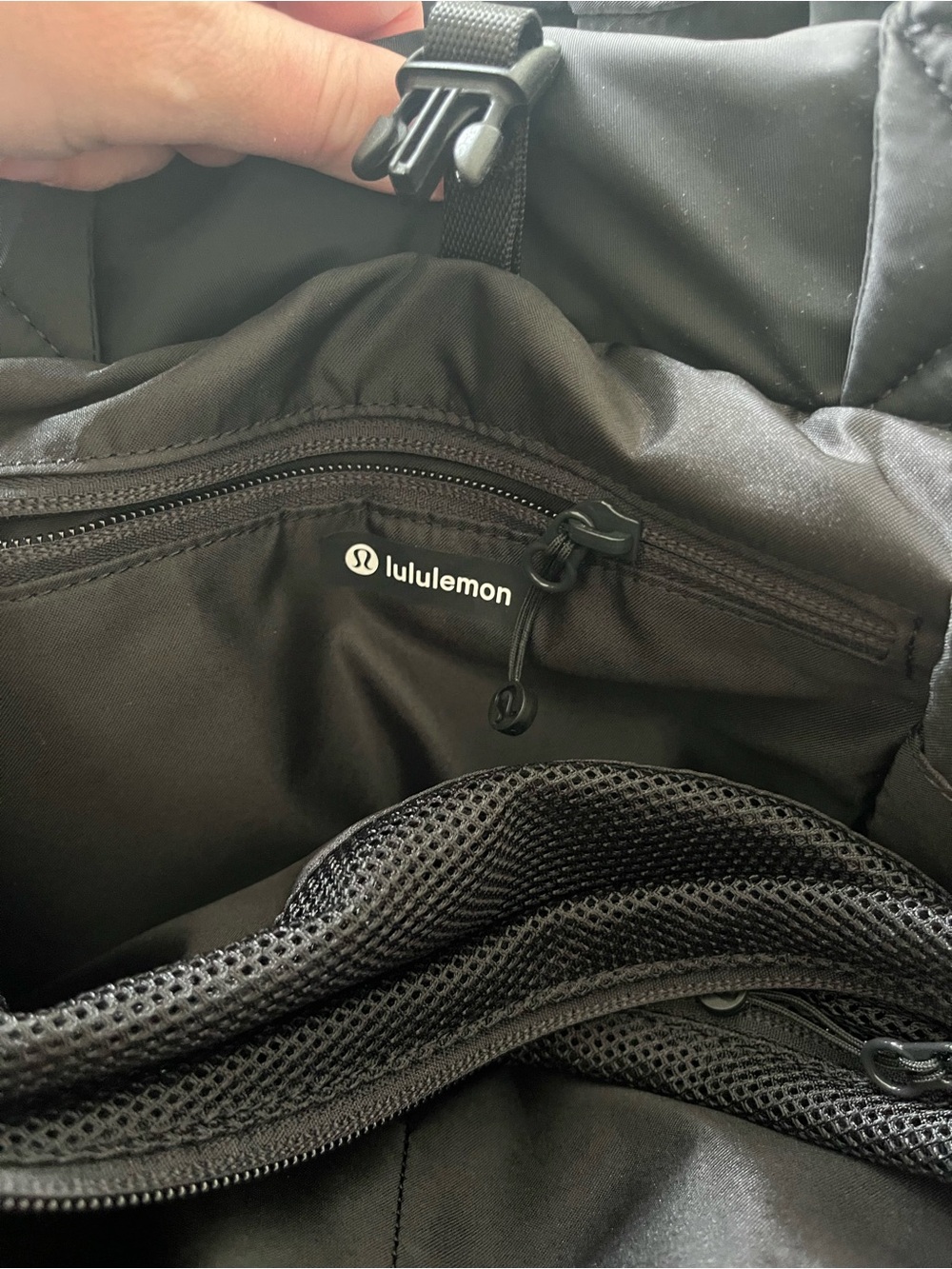 Lululemon On My Level Tote Puffy 15L - Picture 5 of 6